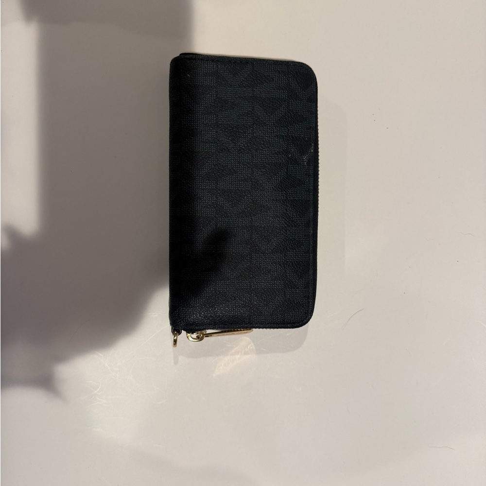 Michael Kors Jet Set Travel Continental Wallet - Picture 2 of 12